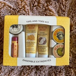 NWT Burt’s Bees tips and toes set